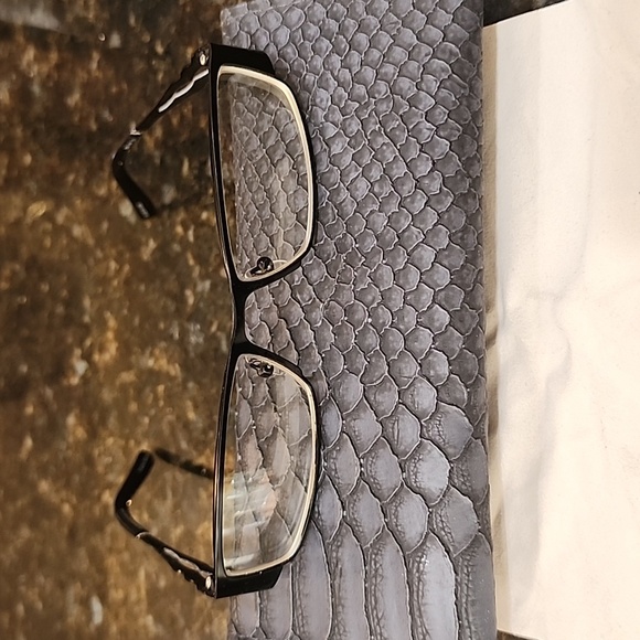 David Benjamin Eyeglasses. Metal frames with unique cut out detail. - Picture 7 of 7